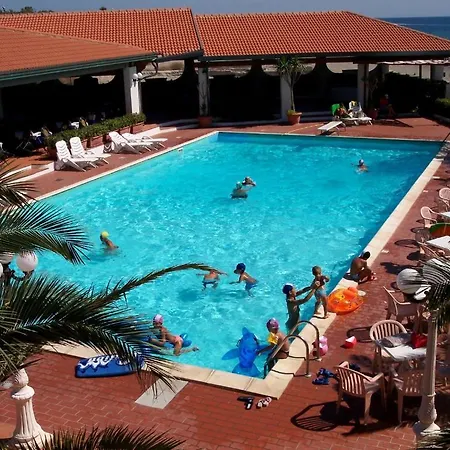 فندق Il Gabbiano Cirò Marina