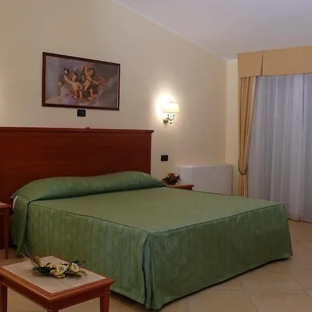 Il Gabbiano Отель 4*