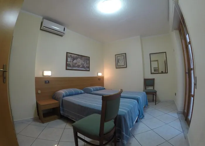 Il Gabbiano מלון Cirò Marina