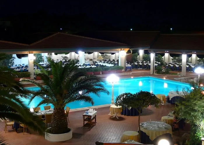 Il Gabbiano מלון Cirò Marina